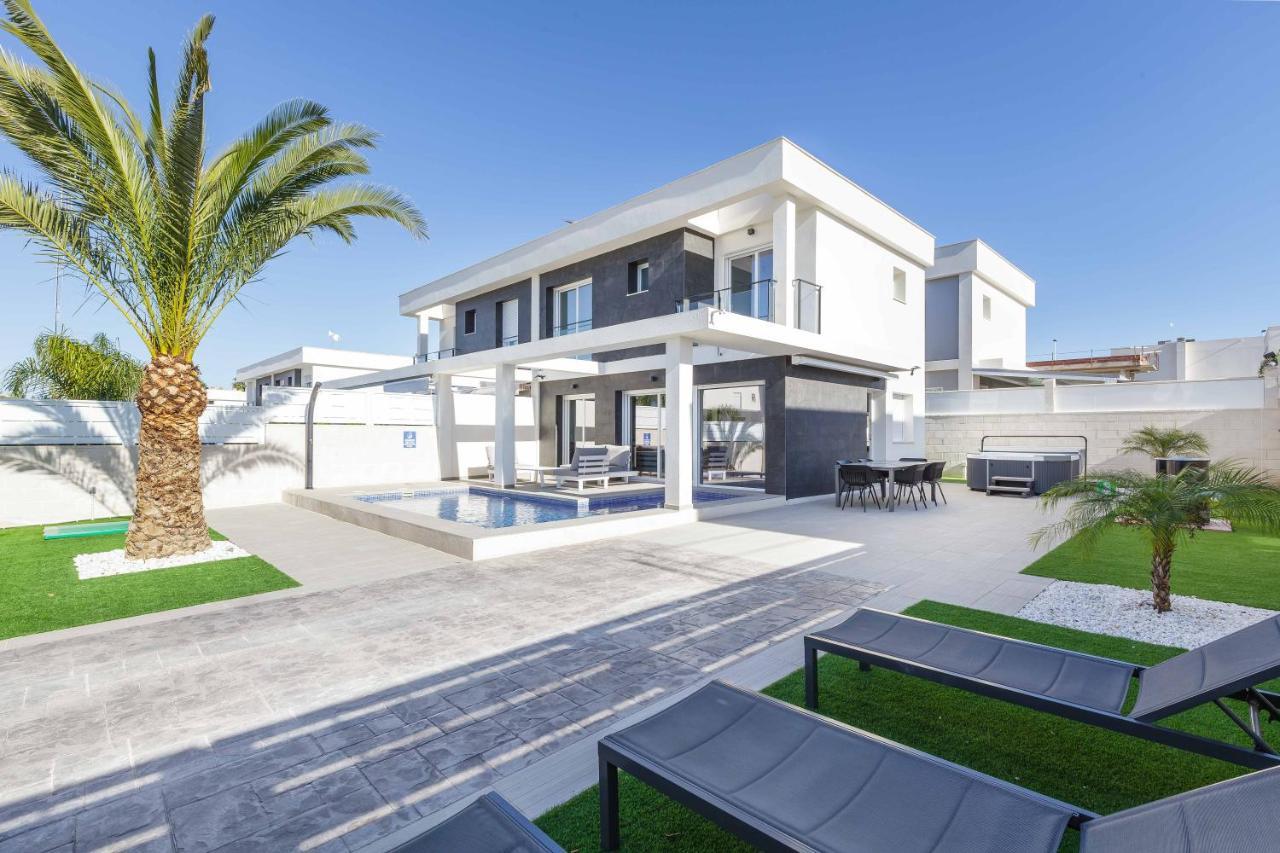 Casa Bos Dolpfin Wellness Luxury Entire Villa Pool & Jacuzzi Gran Alacant Near Beach Puerto Marino Bagian luar foto